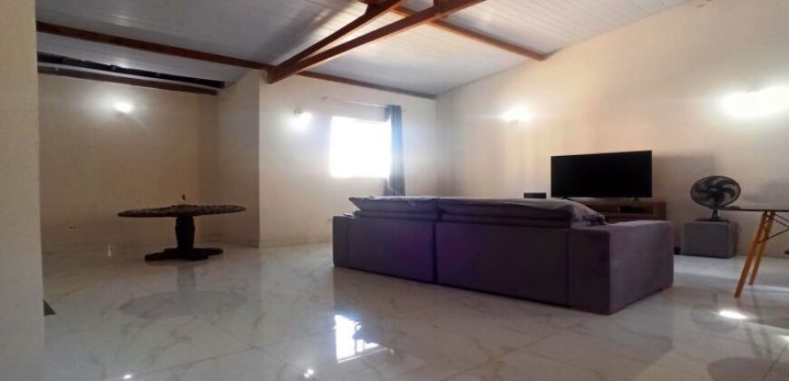 Apartamento Duplex | 82m² |  Cabral 2 Vagas Paralelas|  Área Superior Privativa