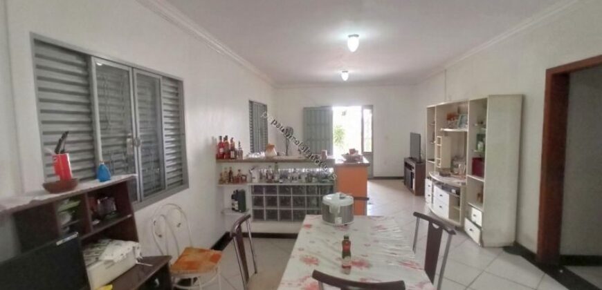 Casa 360m² | Cabral | Suíte Master | Piscina | Na rua do Shopping Contagem