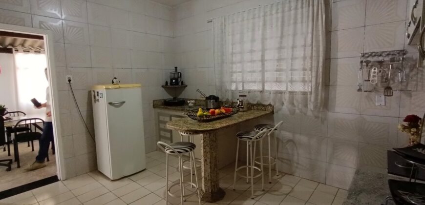 Casa ampla no centro de Contagem | lote 360m² | moradia e renda