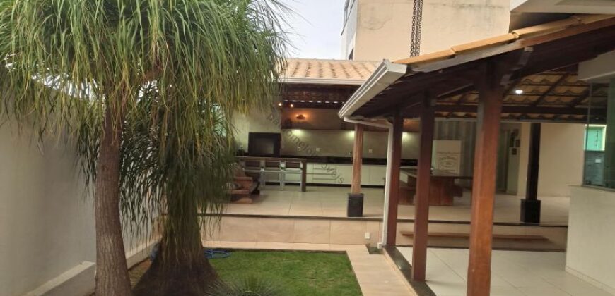 Casa 4 quartos, área gourmet e pé-direito de 6 metros a venda na ilha do Cabral | Contagem/MG