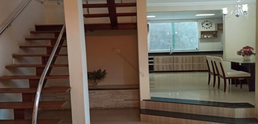 Casa 4 quartos, área gourmet e pé-direito de 6 metros a venda na ilha do Cabral | Contagem/MG