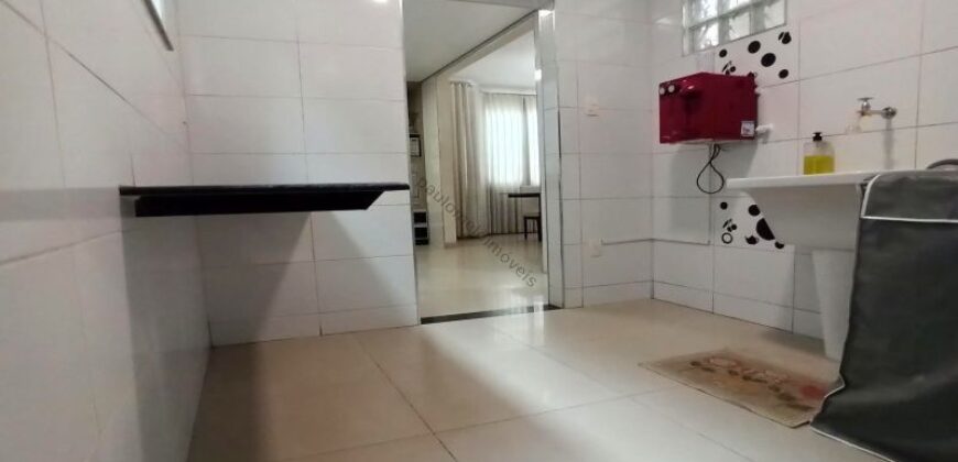 Casa 4 quartos, área gourmet e pé-direito de 6 metros a venda na ilha do Cabral | Contagem/MG
