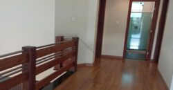 Casa 4 quartos, área gourmet e pé-direito de 6 metros a venda na ilha do Cabral | Contagem/MG
