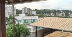 Casa 4 quartos, área gourmet e pé-direito de 6 metros a venda na ilha do Cabral | Contagem/MG
