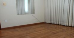 Casa 4 quartos, área gourmet e pé-direito de 6 metros a venda na ilha do Cabral | Contagem/MG