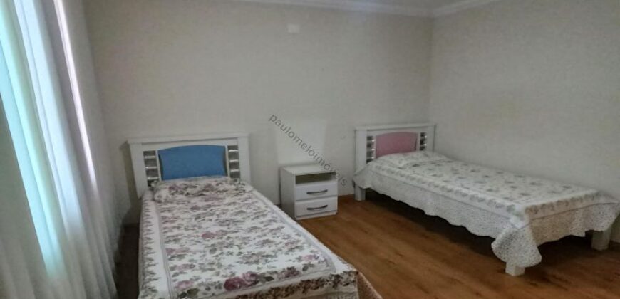 Casa 4 quartos, área gourmet e pé-direito de 6 metros a venda na ilha do Cabral | Contagem/MG