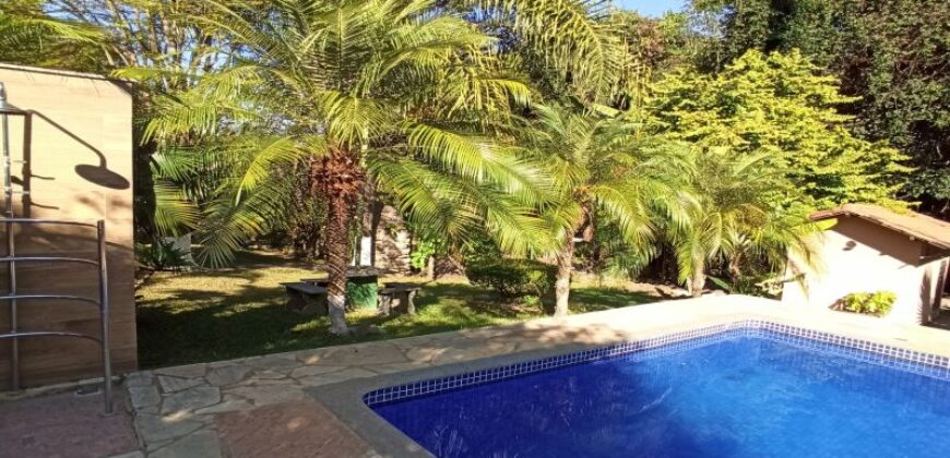 Casa de Campo de Alto Padrão no Residencial Califórnia | 8.000 m² de Natureza, Lazer e Privacidade | Betim/MG