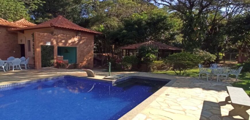 Casa de Campo de Alto Padrão no Residencial Califórnia | 8.000 m² de Natureza, Lazer e Privacidade | Betim/MG
