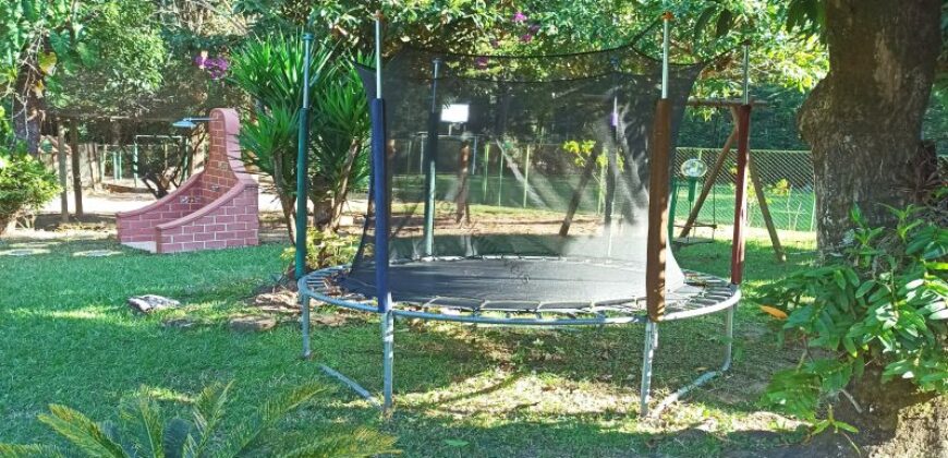 Casa de Campo de Alto Padrão no Residencial Califórnia | 8.000 m² de Natureza, Lazer e Privacidade | Betim/MG