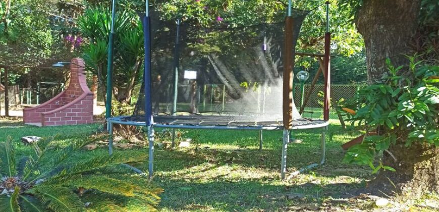 Casa de Campo de Alto Padrão no Residencial Califórnia | 8.000 m² de Natureza, Lazer e Privacidade | Betim/MG