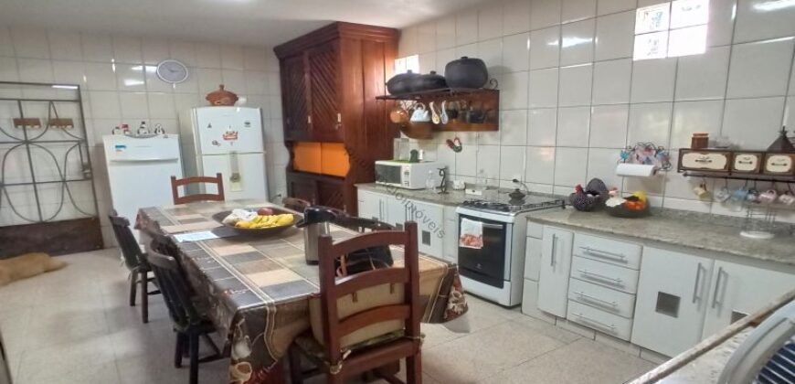 Casa de Campo de Alto Padrão no Residencial Califórnia | 8.000 m² de Natureza, Lazer e Privacidade | Betim/MG