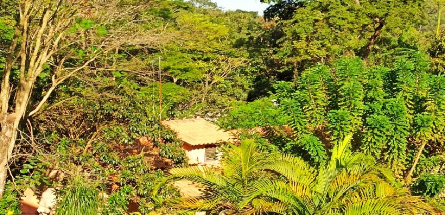 Casa de Campo de Alto Padrão no Residencial Califórnia | 8.000 m² de Natureza, Lazer e Privacidade | Betim/MG