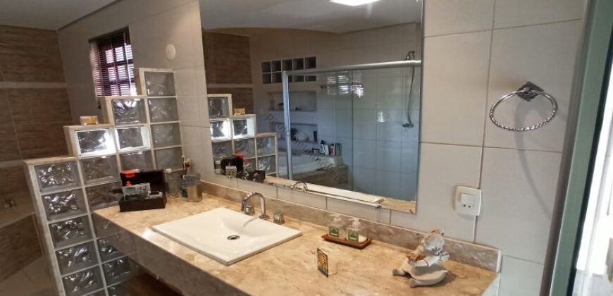 Casa de Campo de Alto Padrão no Residencial Califórnia | 8.000 m² de Natureza, Lazer e Privacidade | Betim/MG