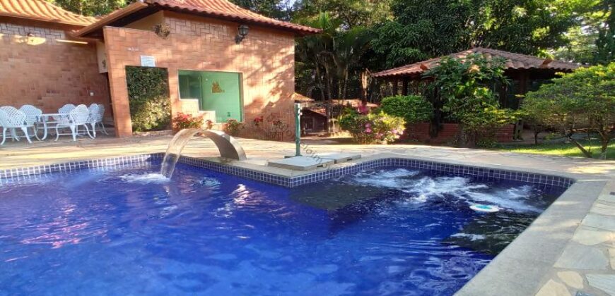 Casa de Campo de Alto Padrão no Residencial Califórnia | 8.000 m² de Natureza, Lazer e Privacidade | Betim/MG