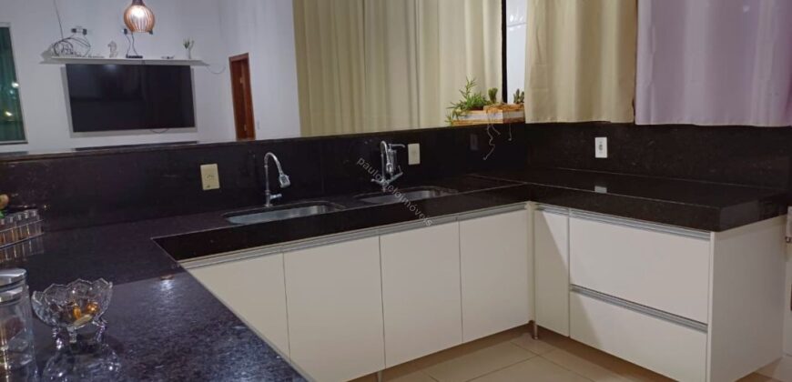 Casa em Condomínio Fechado, Linear, 2.500 m² de Terreno Plano em Contagem