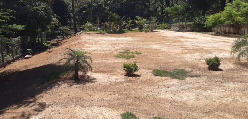Casa em Condomínio Fechado, Linear, 2.500 m² de Terreno Plano em Contagem
