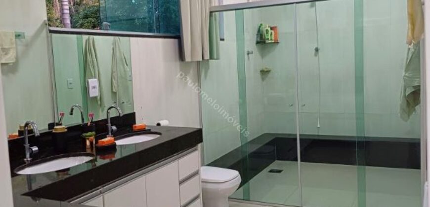 Casa em Condomínio Fechado, Linear, 2.500 m² de Terreno Plano em Contagem