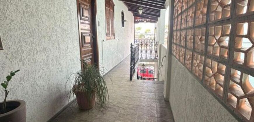 Casa no Novo Eldorado Contagem, 360 m², 4 vagas
